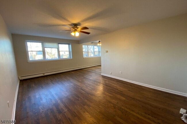 Building Photo - 35 S Willow St