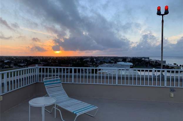 Building Photo - 1500 Park Beach Cir