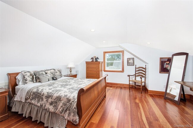 Building Photo - 6 White Ln