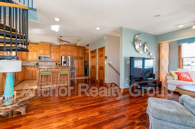 Building Photo - 217 16th St