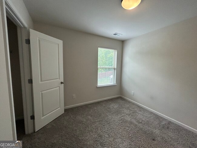 Building Photo - 3956 Lake Manor Way