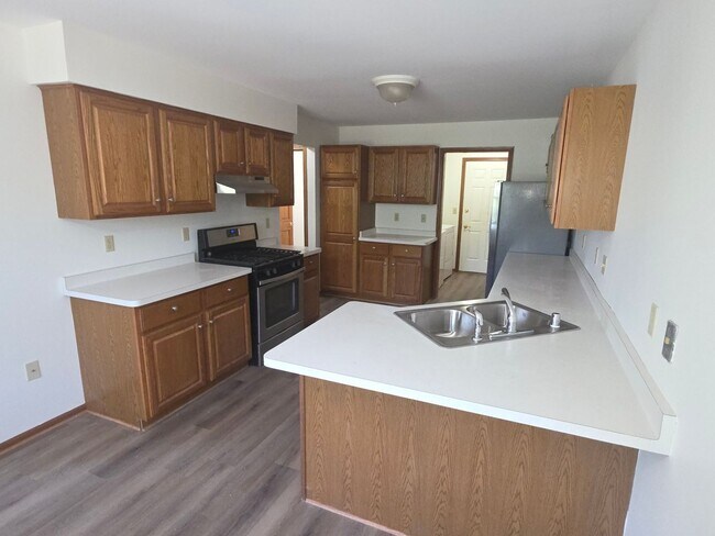 Building Photo - 3205 S Ridge Crest Ct