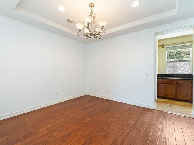 Building Photo - 5250 Coleridge Ct