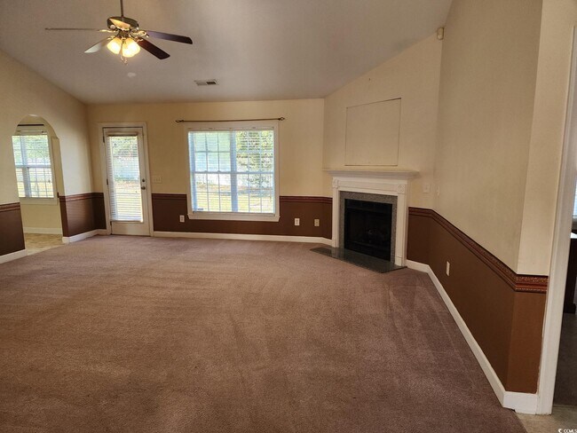 Building Photo - 176 Whispering Oaks Dr