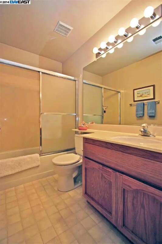 Building Photo - 5815 Northland Terrace