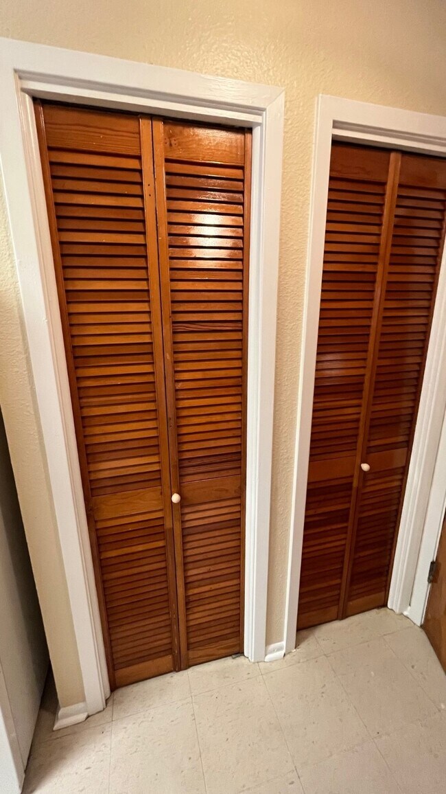 Building Photo - 1523 Avenue O