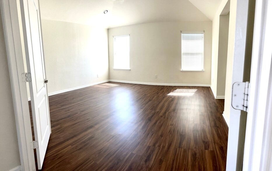 Building Photo - 22423 Auburn Valley Ln