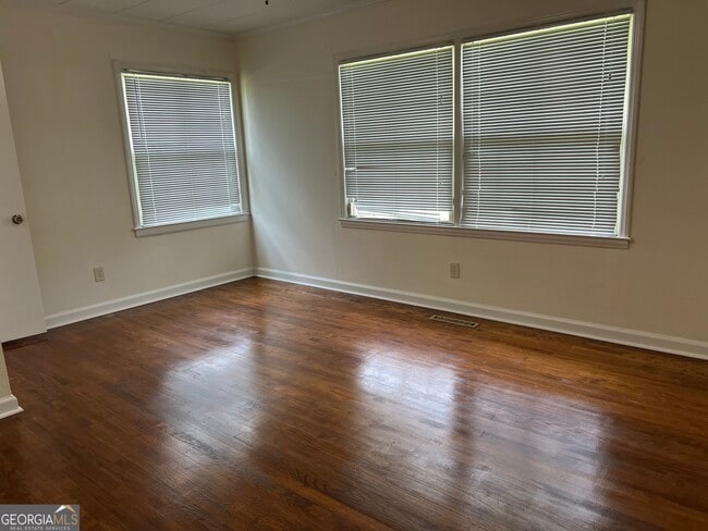 Building Photo - 1704 Woodrow Ave