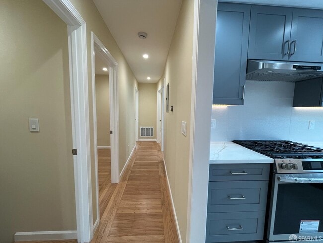 Building Photo - 21 Panorama Dr