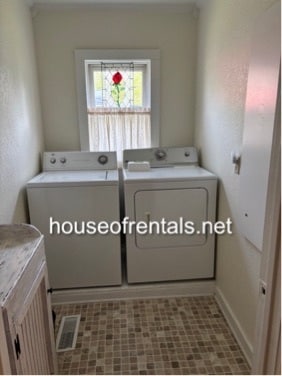 Building Photo - 502 Onley St