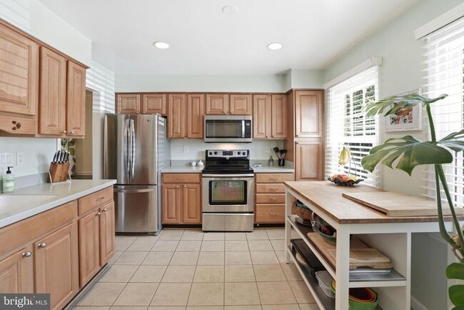 Building Photo - 9100 Omar Ct