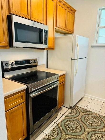 Building Photo - 924 Ashburn Dr