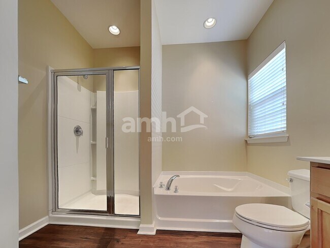 Building Photo - 3008 Fallondale Rd