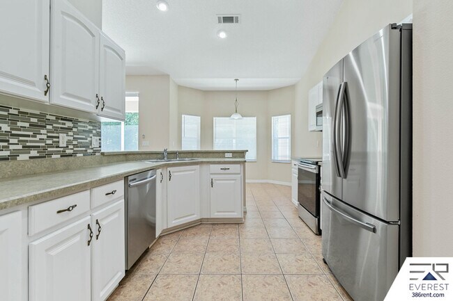 Building Photo - 59 Woodlawn Dr