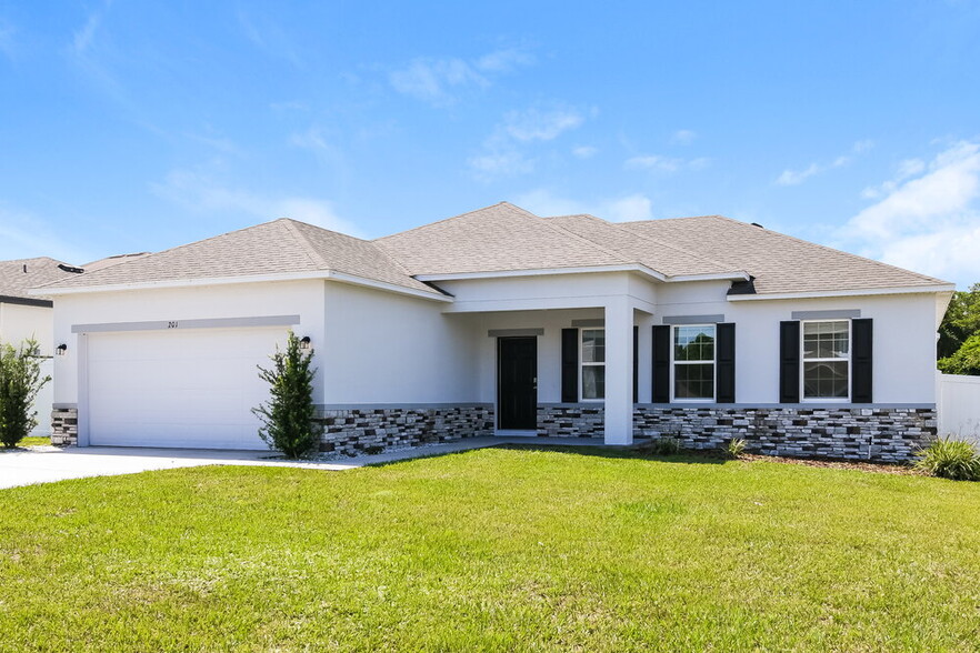 Building Photo - 201 Albany Dr