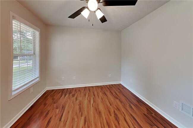 Building Photo - 7318 Coral Lake Dr