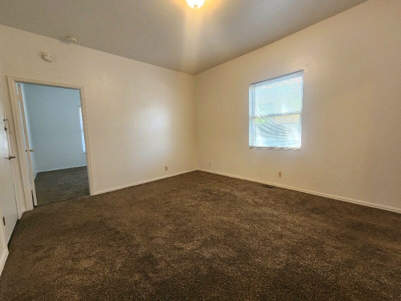 Building Photo - 1637 Cedar St
