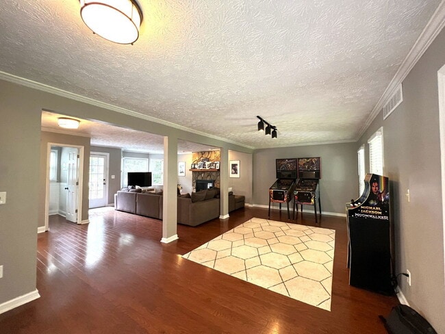 Building Photo - 3324 Devaughn Dr