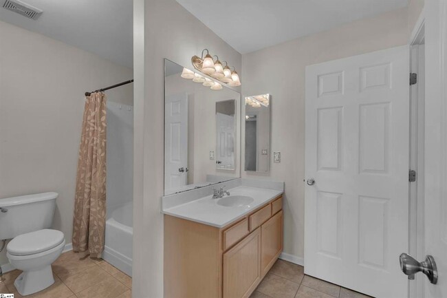 Building Photo - Mauldin, 3BD/2.5BA. 1610SF