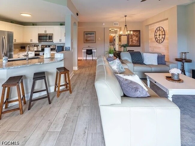 Building Photo - 23084 Lone Oak Dr