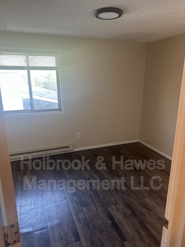 Building Photo - 4885 Basswood Dr