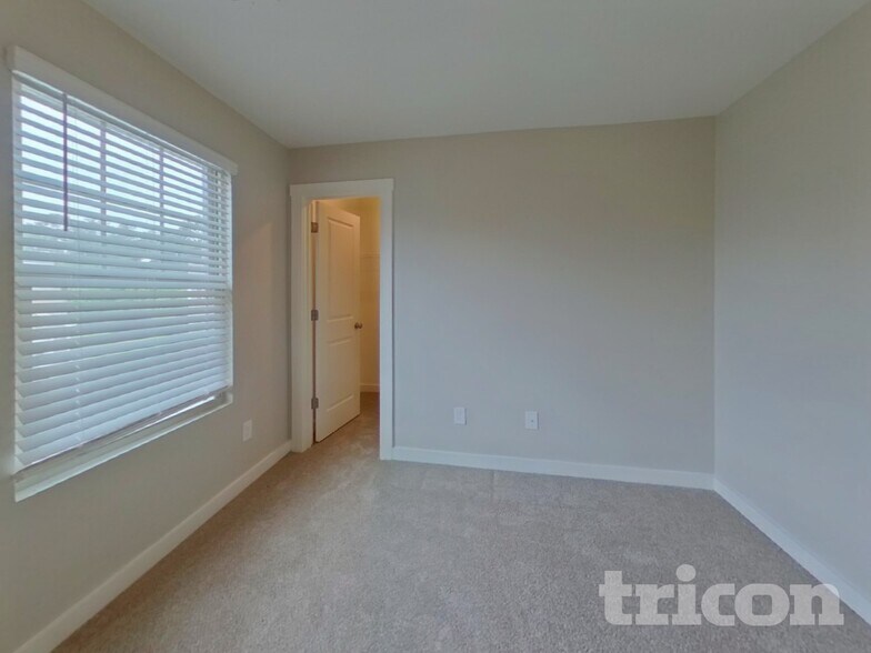 Building Photo - 710 Anglin Forest Way