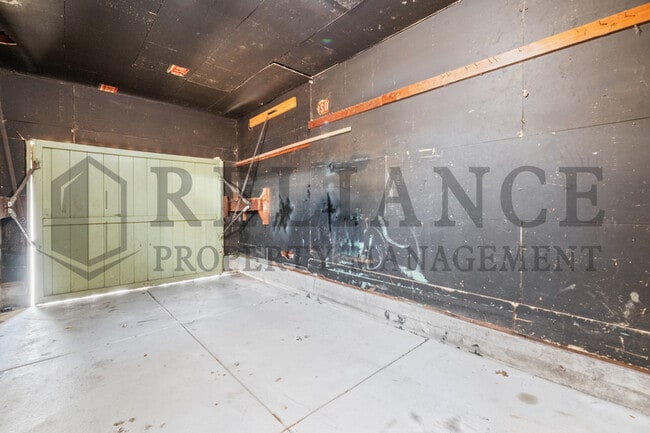 Building Photo - 363 N Woodlawn Blvd