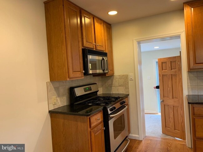 Building Photo - 1524 Knox Rd