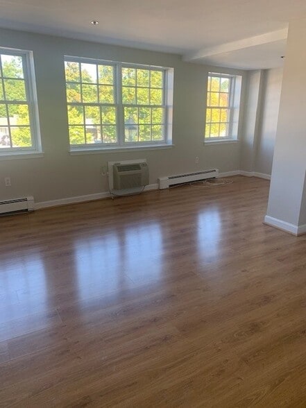 Building Photo - 90 South St