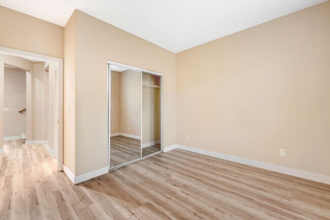 Building Photo - 9721 Sienna Valley Ave