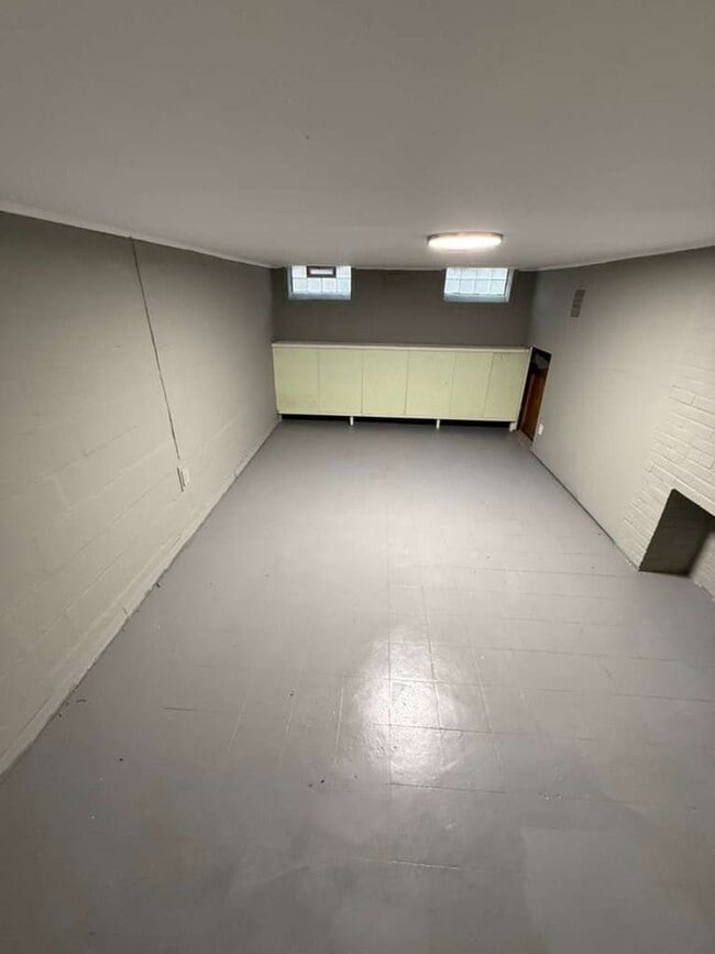 Building Photo - Updated 3-Bedroom Home in Lyndhurst Schools | Yard + Garage