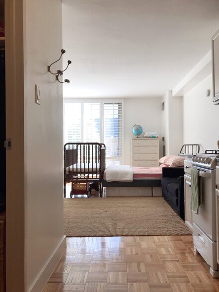Primary Photo - 950 25th St NW