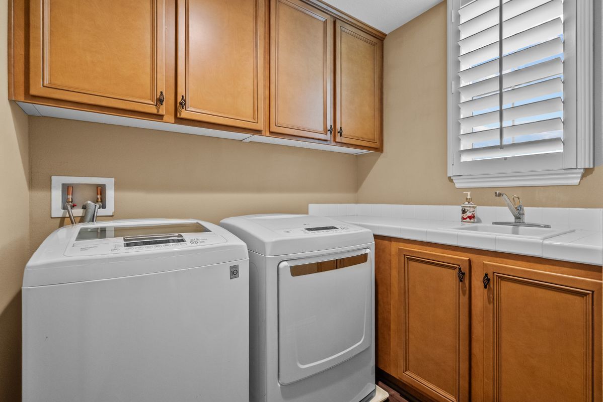 Building Photo - 3638 Young Wolf Dr