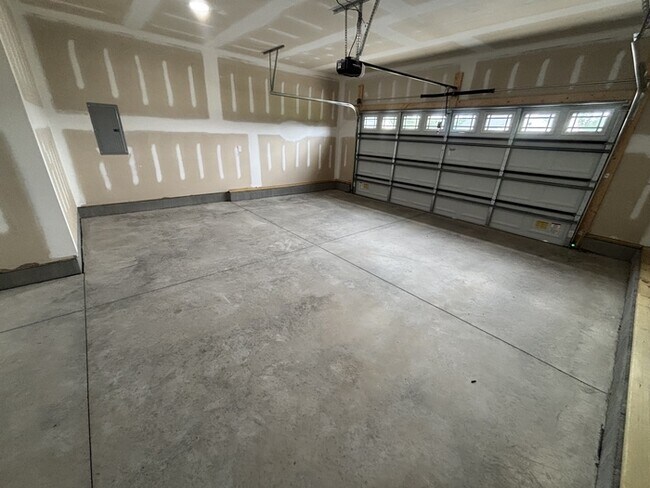 Building Photo - 200 Budd Godwin Ln