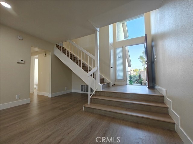 Building Photo - 4 Brookmont