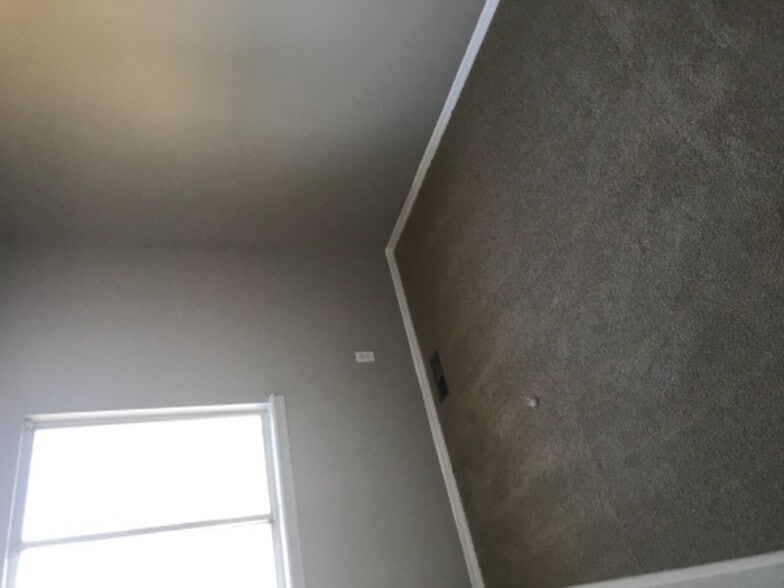 Building Photo - 18757 E Hawaii Dr