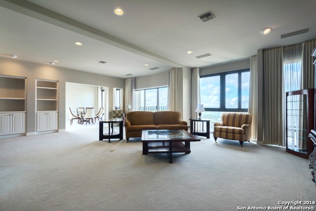 Building Photo - 7701 Wurzbach Rd