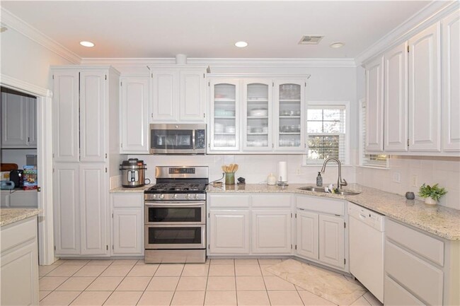 Building Photo - 2716 W Centennial Dr