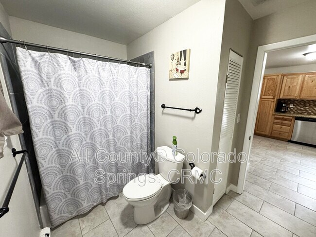 Building Photo - 2126 W Kiowa St