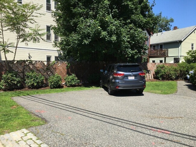 Building Photo - 245 Beacon St