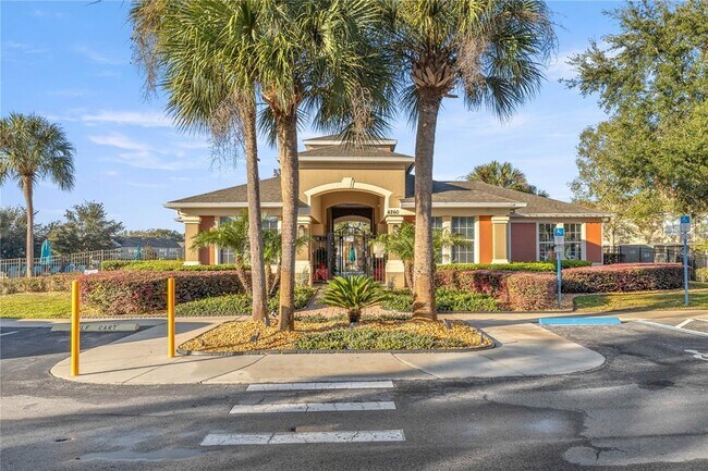 Building Photo - 4461 SW 49th Ave