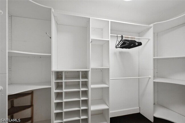 Building Photo - 2540 Half Moon Walk