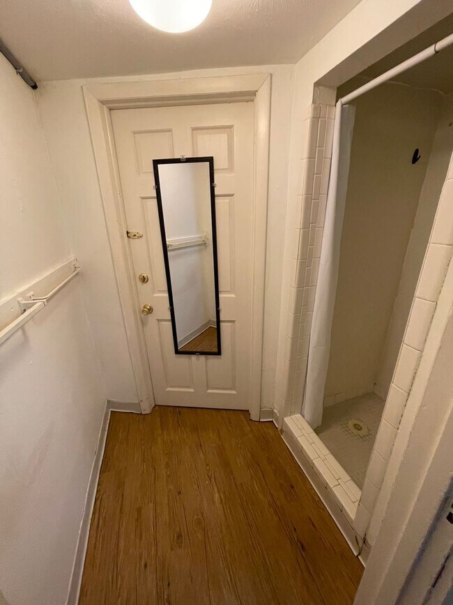 Building Photo - MM1938