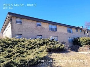 Building Photo - Cozy 2BR Lower Unit with Utilities Include...