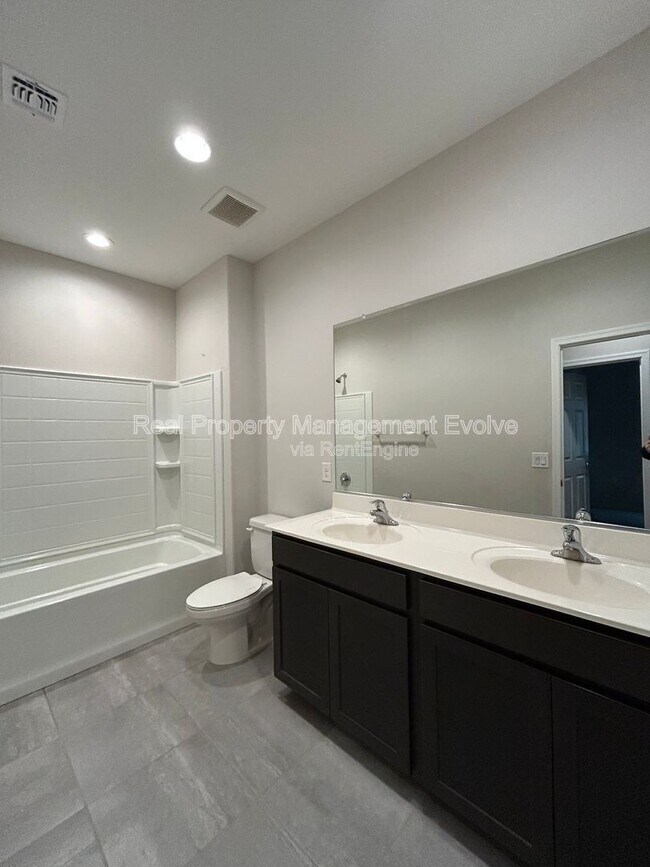 Building Photo - 17655 W Pueblo Ave