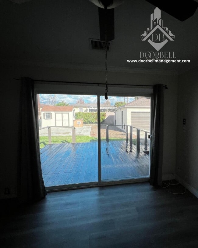 Building Photo - 956 W Harvard Pl