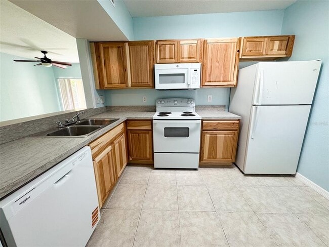 Building Photo - 9509 Amberdale Ct