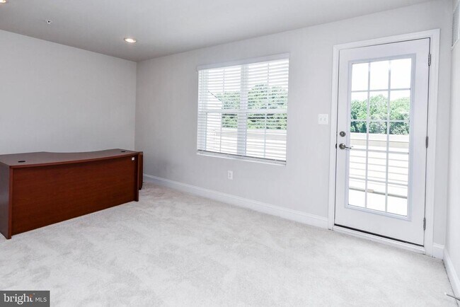 Building Photo - 7102 Druce Way