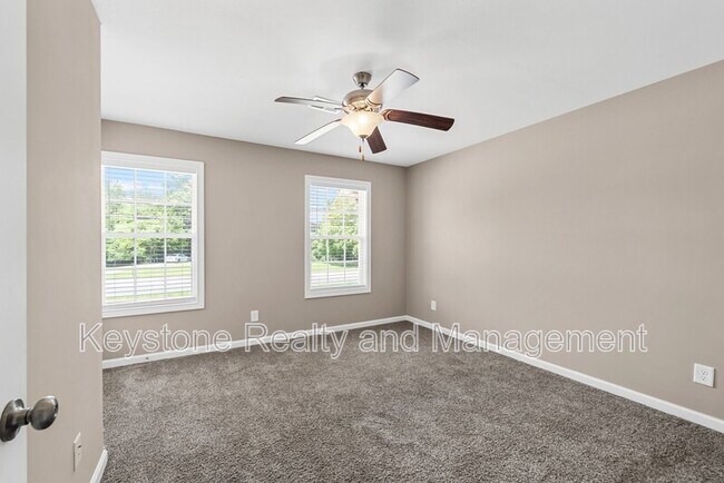 Building Photo - 301 Landrum Pl
