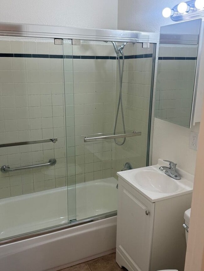 Building Photo - Fully Remodeled 3 Bed / 2.5 Bath Home in Hayward's Cherryland Neighborhood